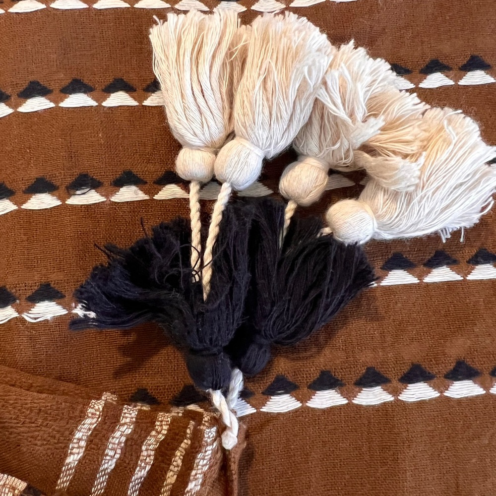 Stunning 100% cotton Lucky Brand Scarf